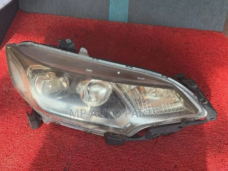 Honda Fit GP5 Xenon Head Light -W1948 Right Japan