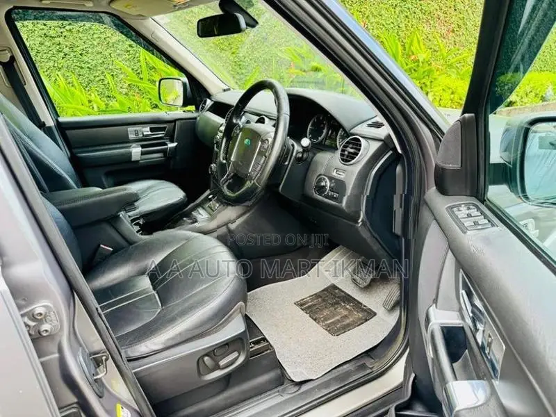 Land Rover Discovery XA SD4 V6 2012