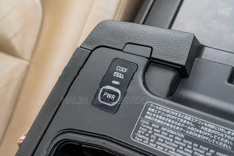 Toyota Land Cruiser V8 VX 2011