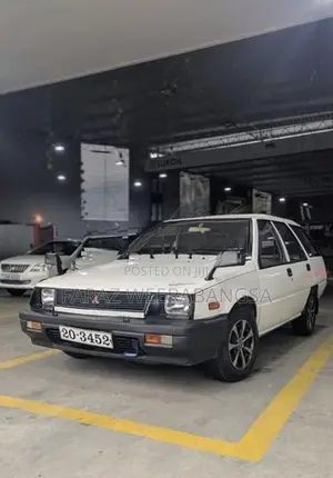 Mitsubishi 1990