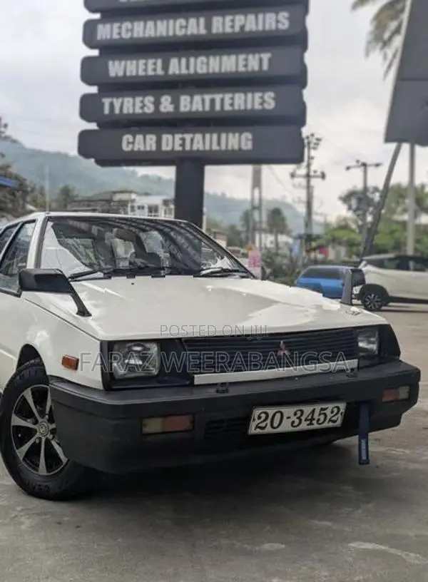 Mitsubishi 1990