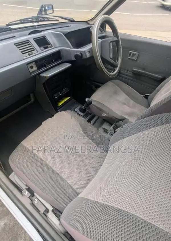 Mitsubishi 1990