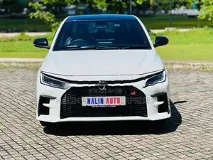 Toyota Yaris Ativ GR Sport Hybrid 2025