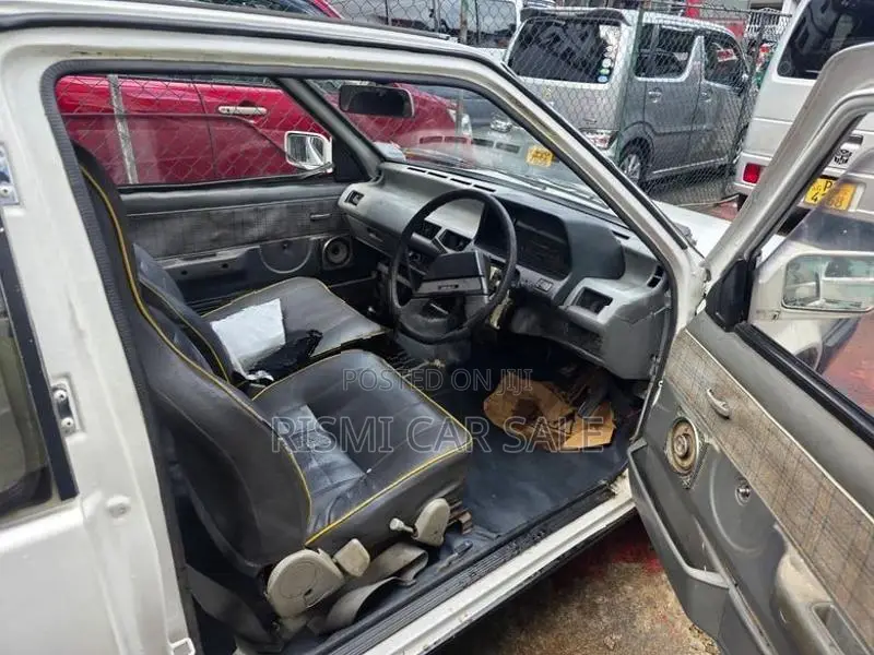 Nissan March 1999