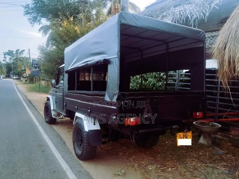 Mahindra Bolero Maxi Truck 2012
