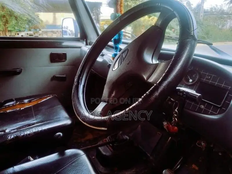 Mahindra Bolero Maxi Truck 2012