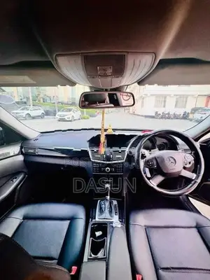 Mercedes Benz E200 2010