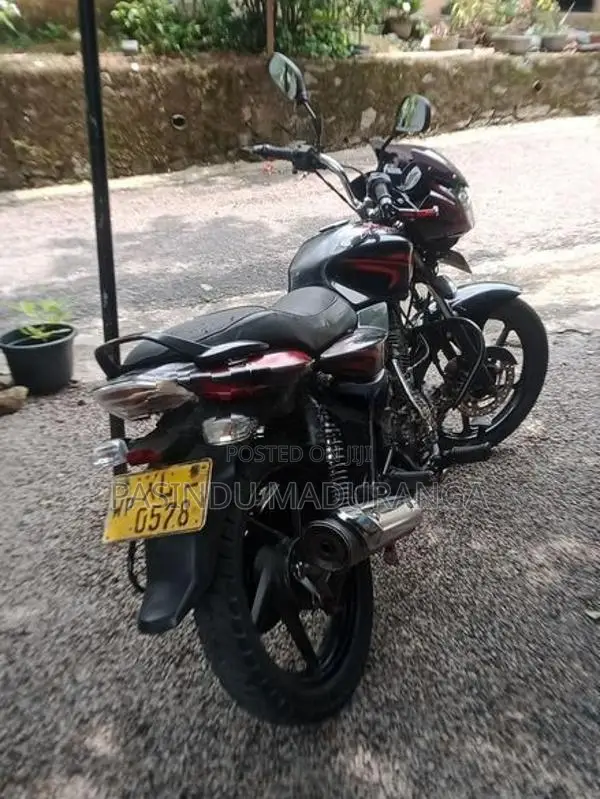 Bajaj Discover 2012