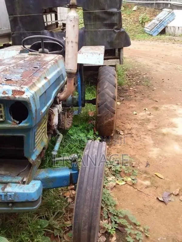 Hinomoto E28 Tractor 1979