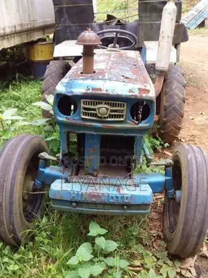 Hinomoto E28 Tractor 1979