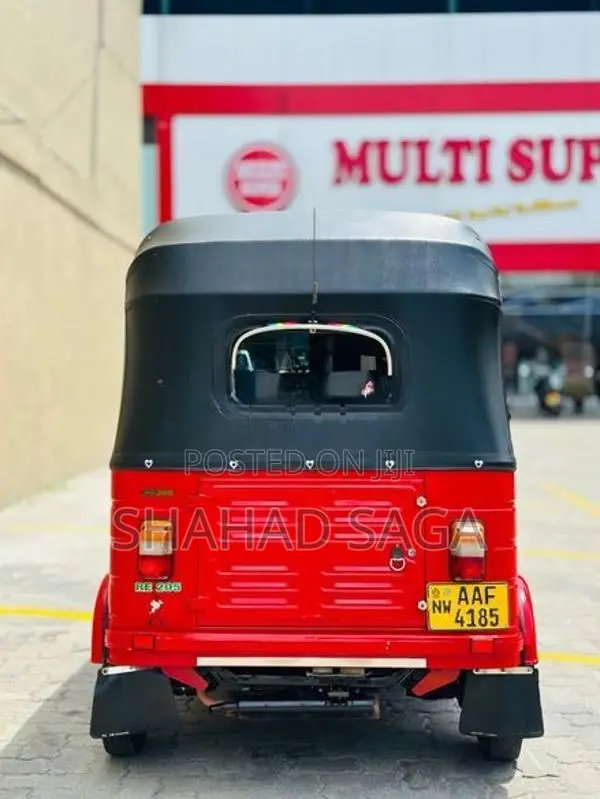 Bajaj RE 2012