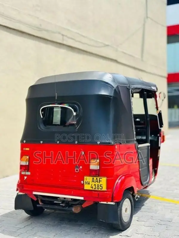 Bajaj RE 2012
