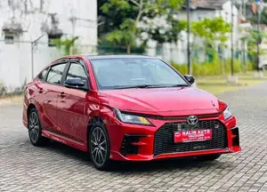 Toyota Yaris Ativ GR Sport Hybrid 2025