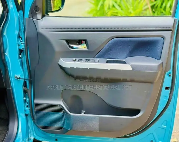 Toyota Roomy Custom GT Turbo 2023