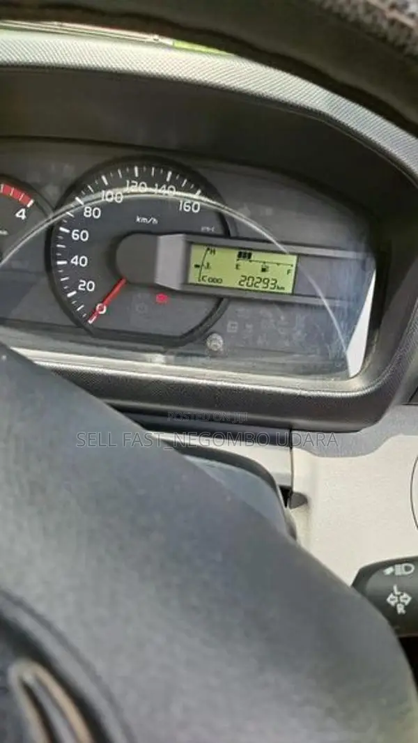 Hino 300 2018