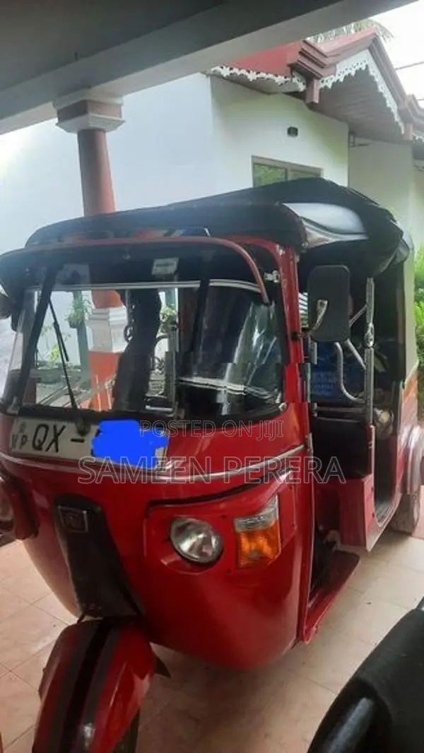 Bajaj RE 2010