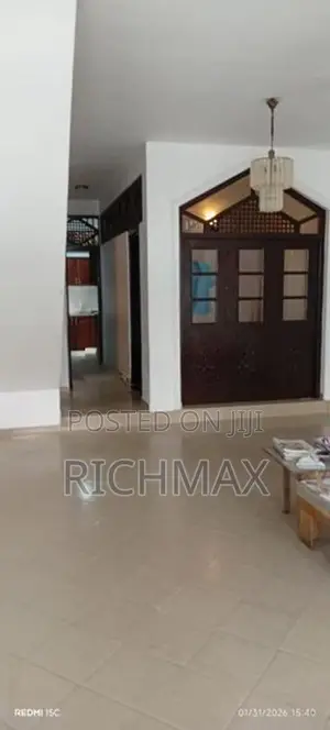 1st floor house for rent in Colombo 05