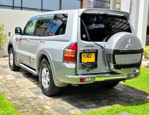 Mitsubishi Montero Pajero V75W 2000
