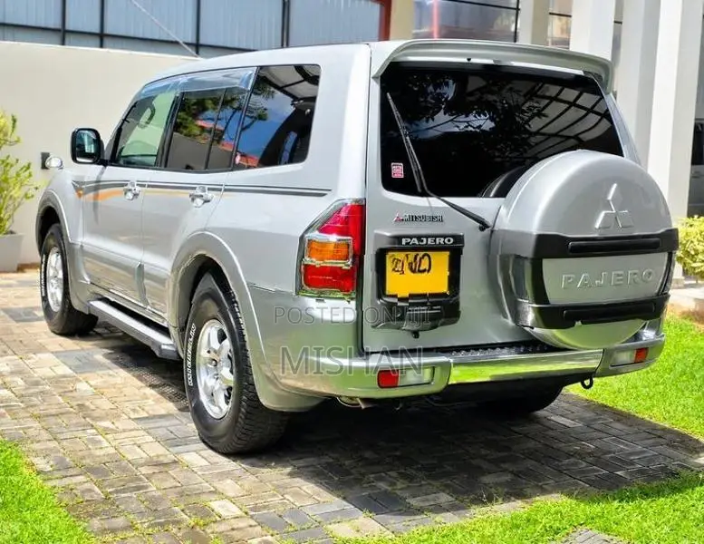 Mitsubishi Montero Pajero V75W 2000