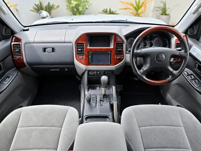 Mitsubishi Montero Pajero V75W 2000