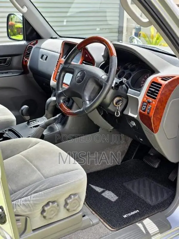 Mitsubishi Montero Pajero V75W 2000