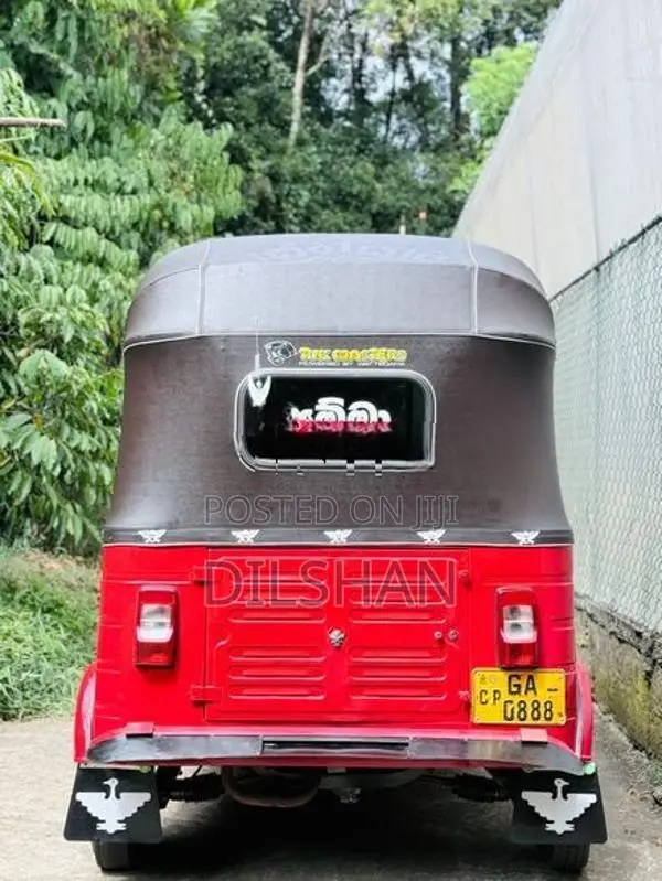 Bajaj RE 2000