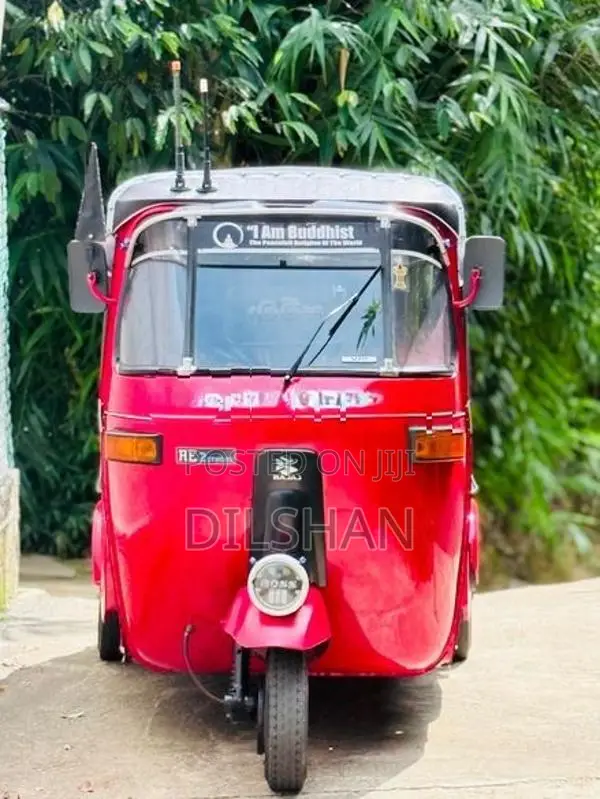 Bajaj RE 2000
