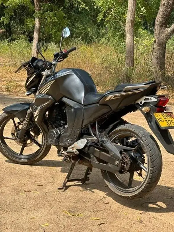 Yamaha FZs V2 Dark Knight 2018