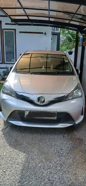 Toyota Vitz 2015