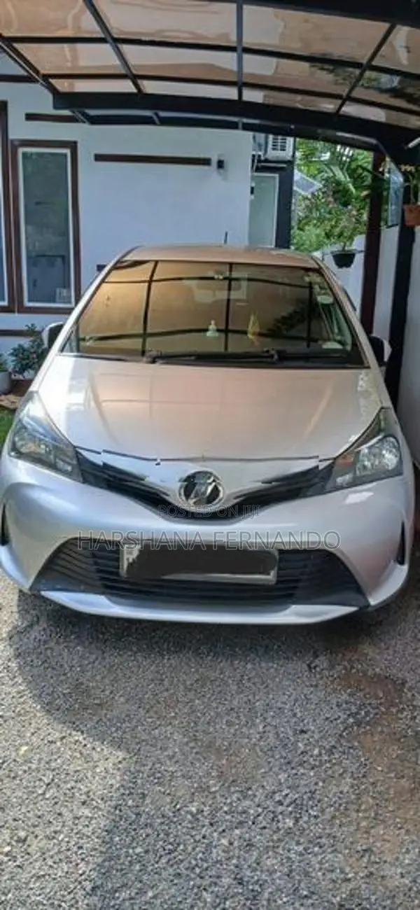 Toyota Vitz 2015