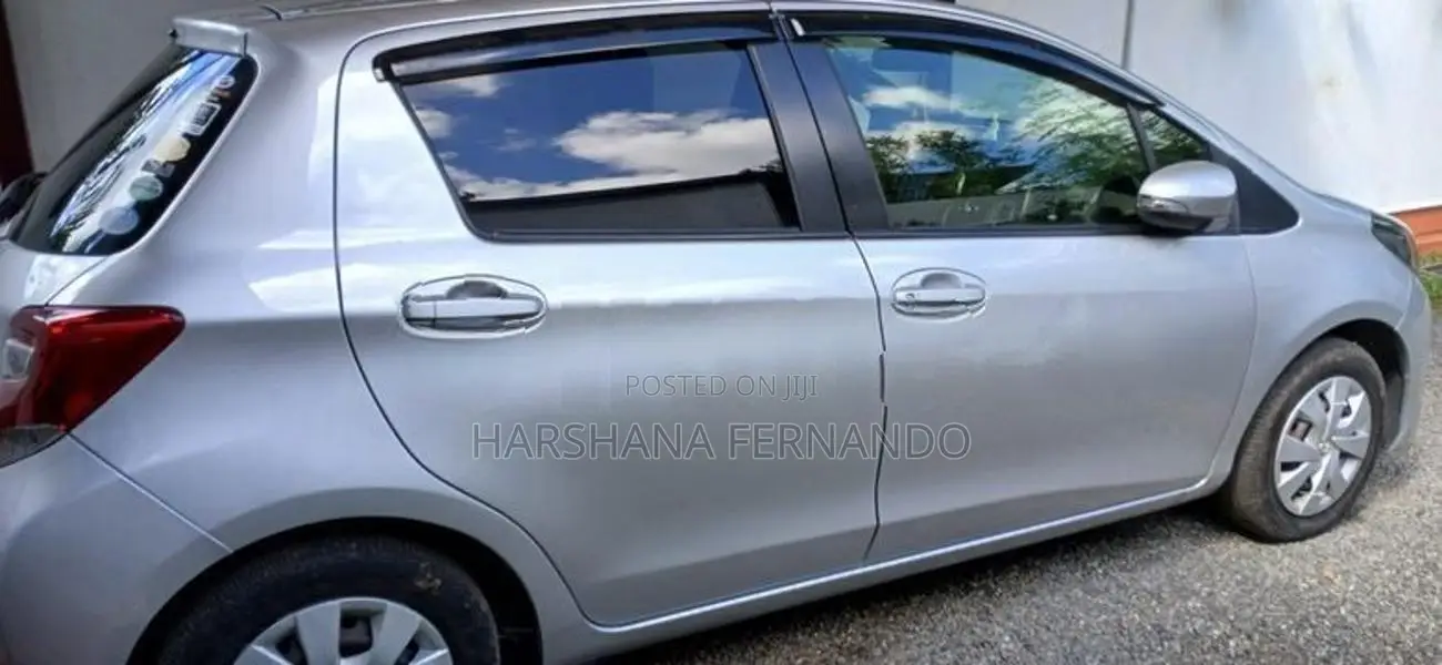 Toyota Vitz 2015