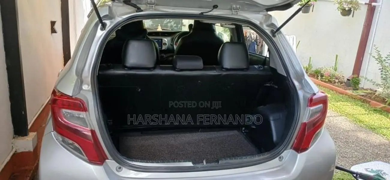 Toyota Vitz 2015