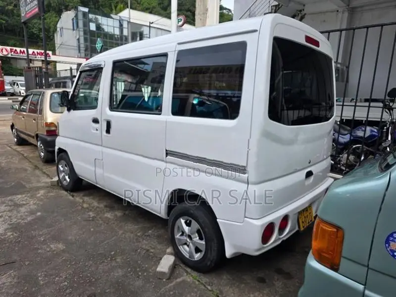 Mitsubishi Minicab 2002