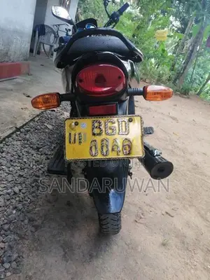 Bajaj Platina 100 2018