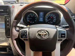 Toyota Land Cruiser Prado TX 2010
