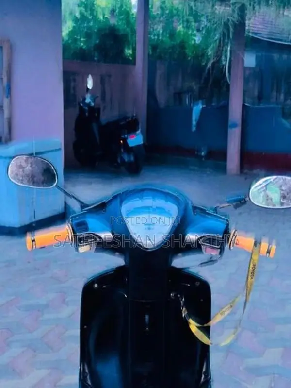 TVS Scooty Zest 2015