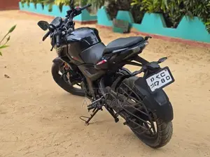 Bajaj Pulsar N160 2025
