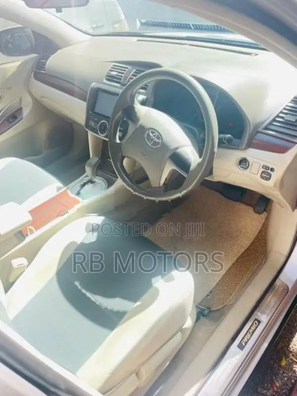 Toyota Premio F 2011