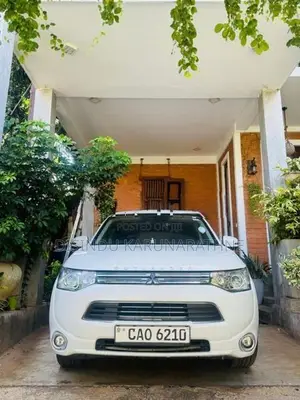 Mitsubishi Outlander 2013