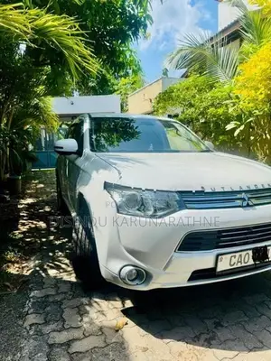 Mitsubishi Outlander 2013