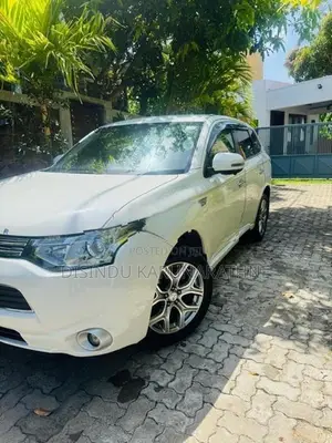 Mitsubishi Outlander 2013