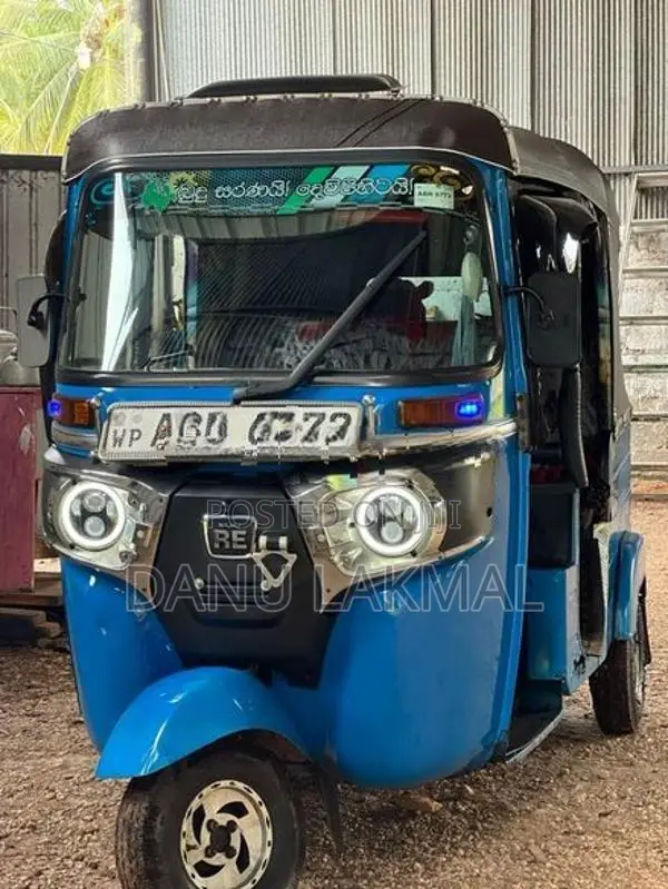 Bajaj RE 2016