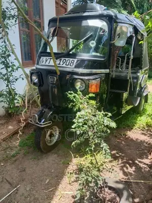 Bajaj RE 2011