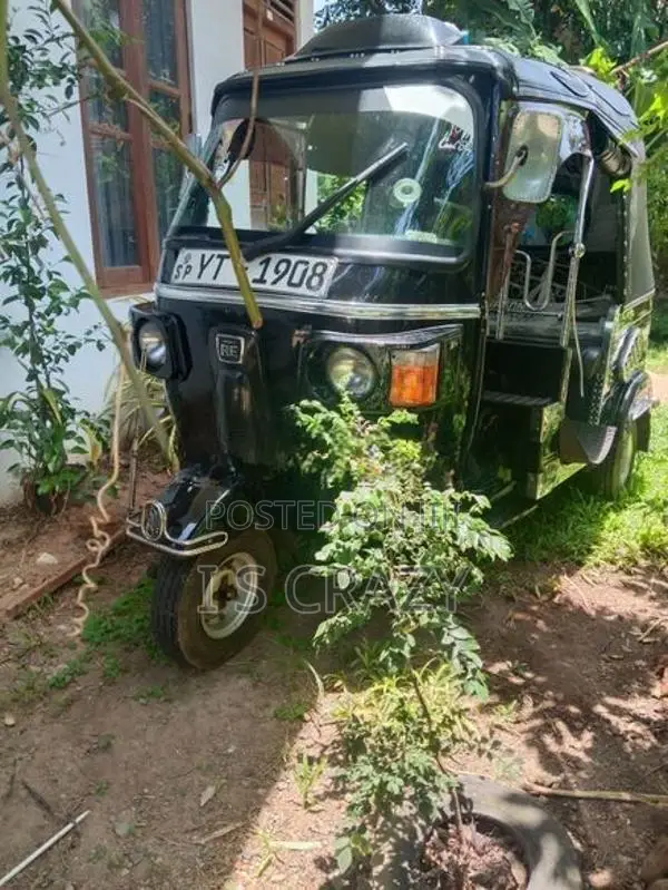 Bajaj RE 2011