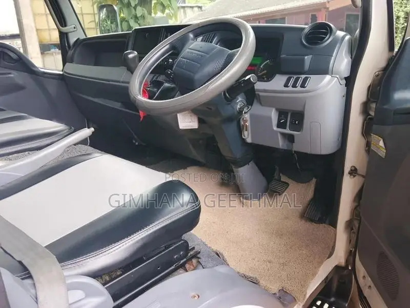 Mitsubishi Canter 14.5ft Dunu 2014
