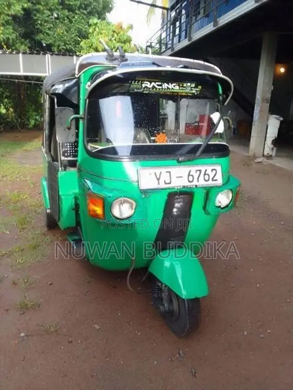 Bajaj RE 2011
