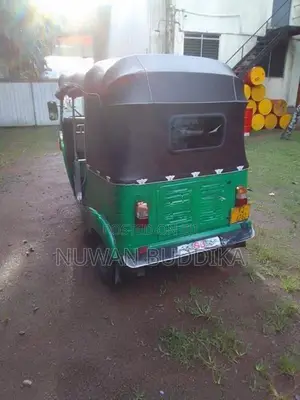 Bajaj RE 2011