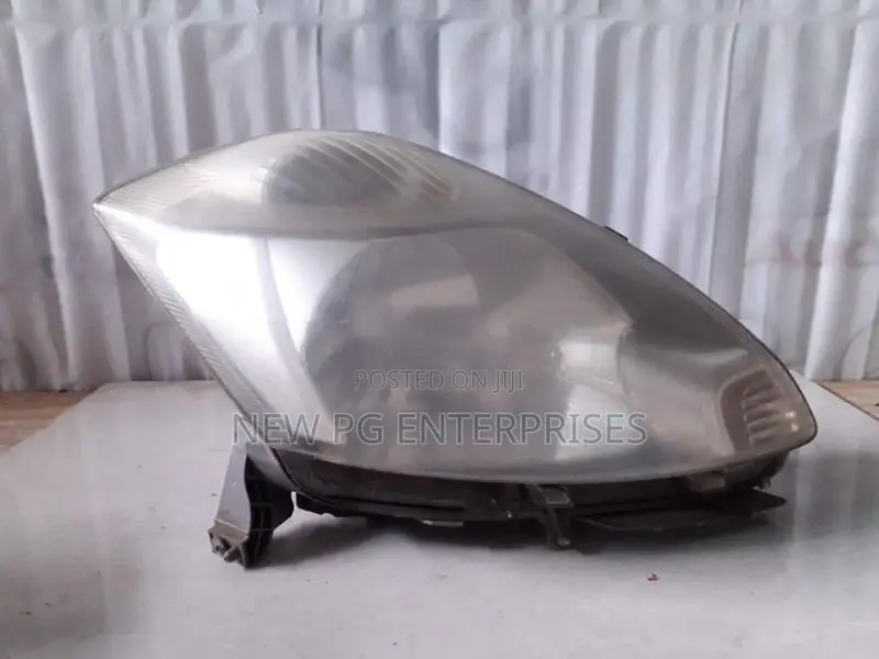 Toyota Passo KGC10 Head Light RHS