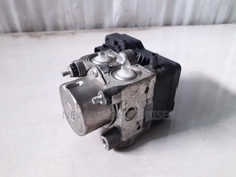 Toyota Vitz KSP90 ABS Unit