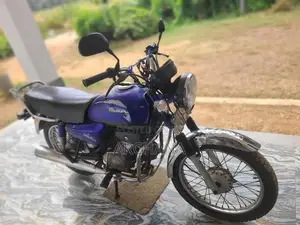 Hero CD 100 2004
